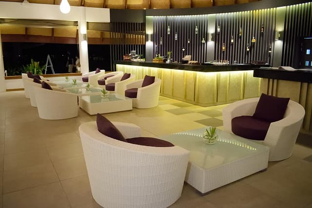 Girrafe Beach Hotel