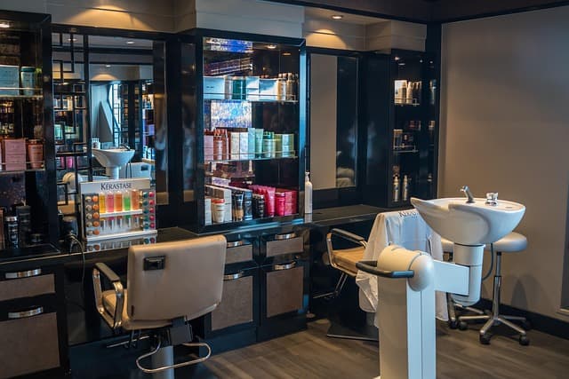 CuteLooks Beauty House
